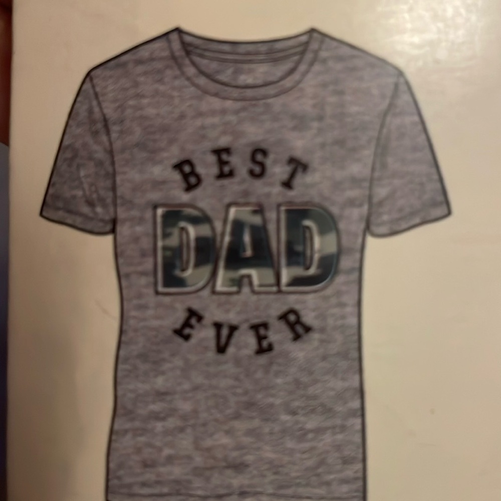BNWT “Best Dad Ever” t-shirt size medium in men’s